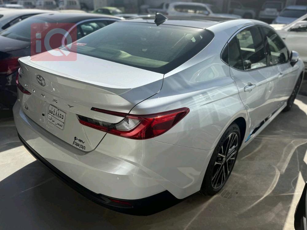 تۆیۆتا کامری